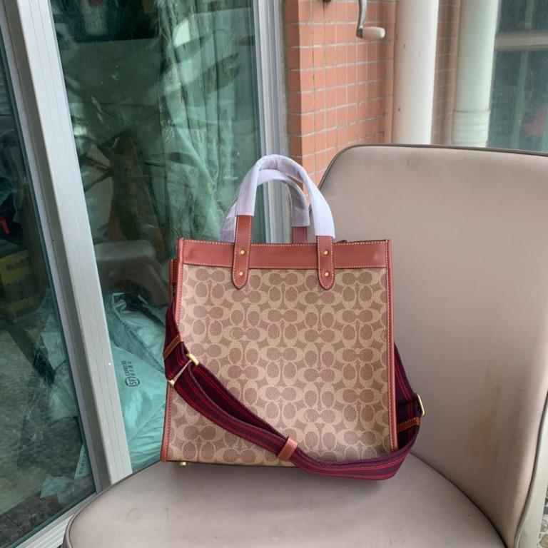Field tote in signature canvas with horse and carriage print clearance