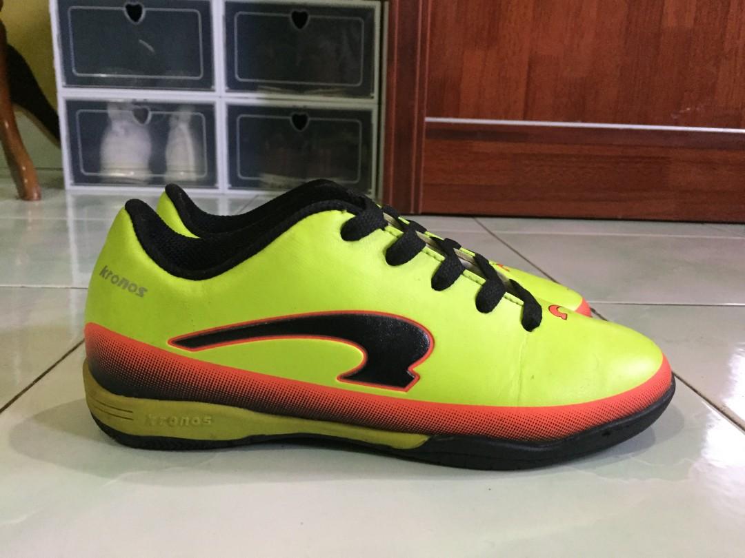 Kronos new arrivals futsal shoes
