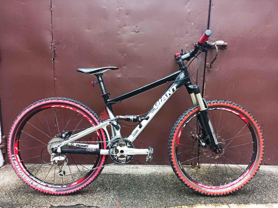 medium full suspension mountain bike