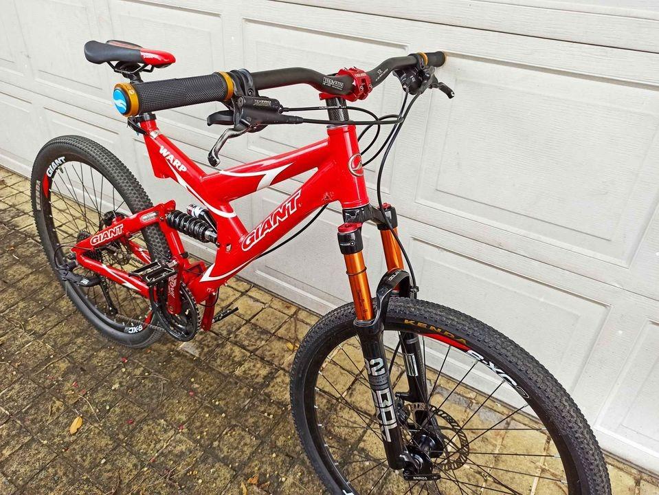 Giant Warp full suspension mountain bike