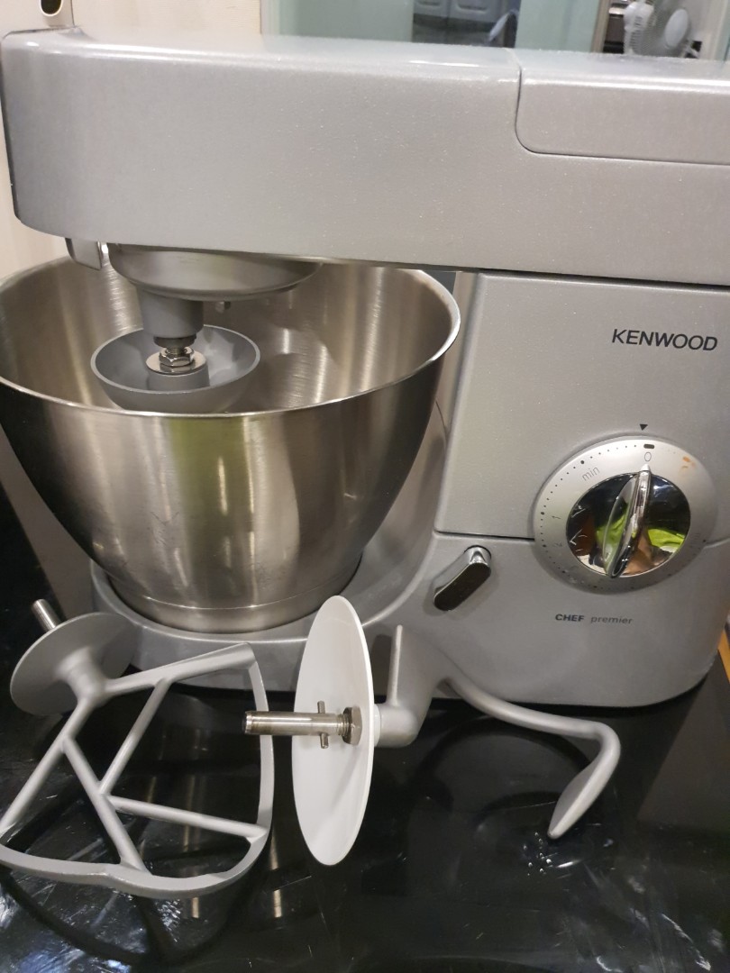 KENWOOD CHEF PREMIER MIXER KMC 570, TV & Home Kitchen Appliances, Hand & Stand Carousell