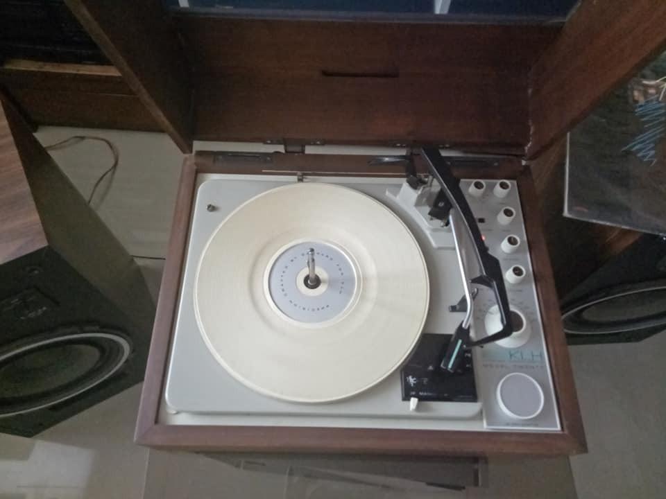 Klh model 20 turntable for sale clearance
