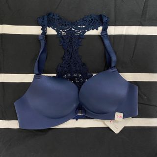 (Category: ) located in . Submitted by meliorist (Listing ID 1050398063, Image 1). Description: .