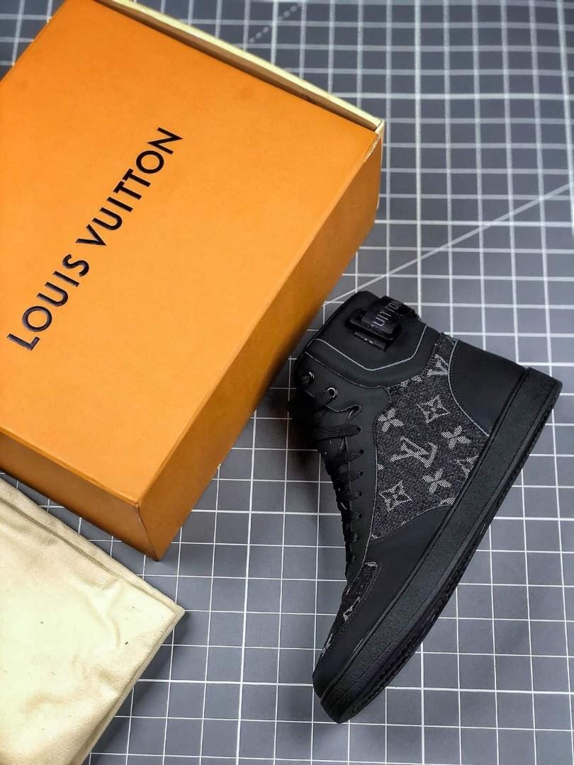 Louis Vuitton LV Men Shoes, Men's Fashion, Footwear, Sneakers on