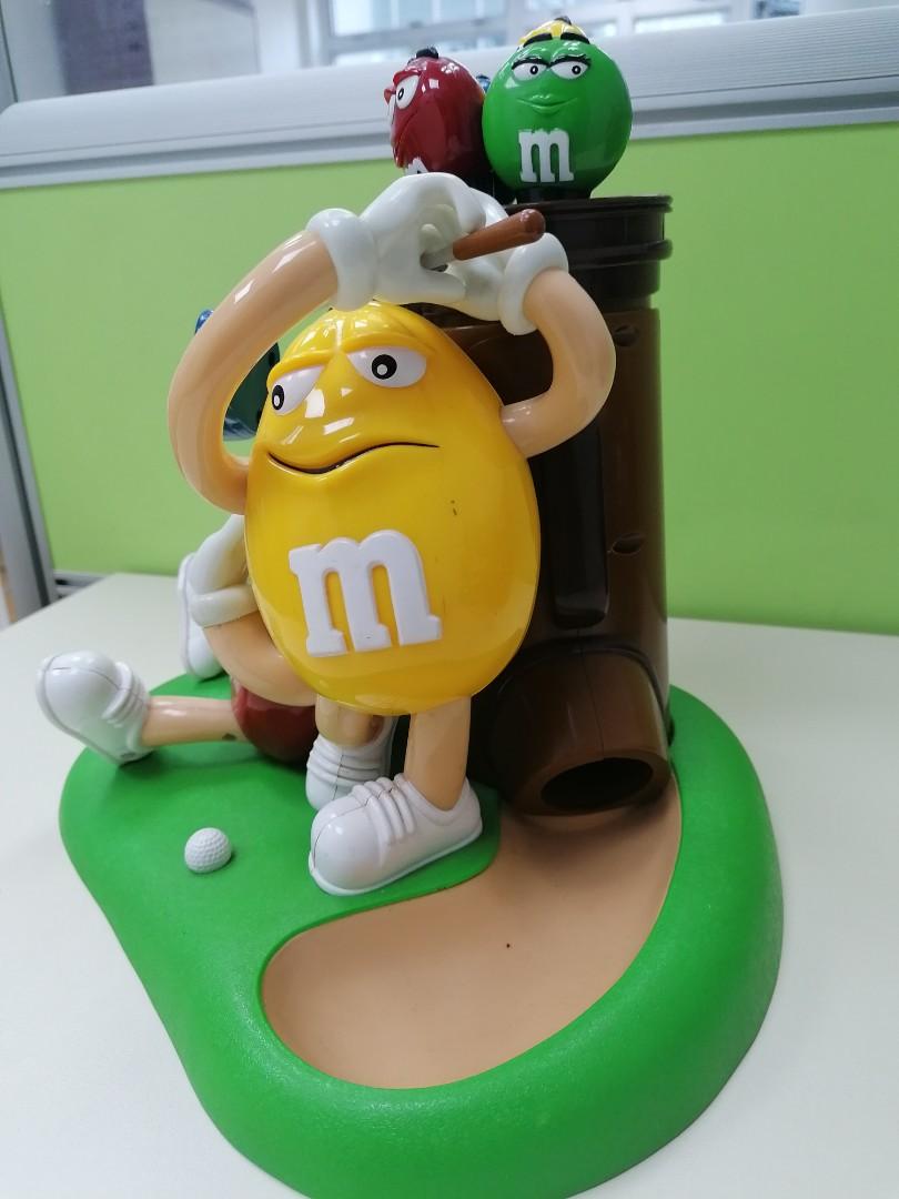 M&amp;M Candy Dispenser 糖果儲存器, 興趣及遊戲, 旅行, 旅遊 - 旅行必需品及用品 - Carousell