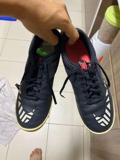 nike futsal shoes price