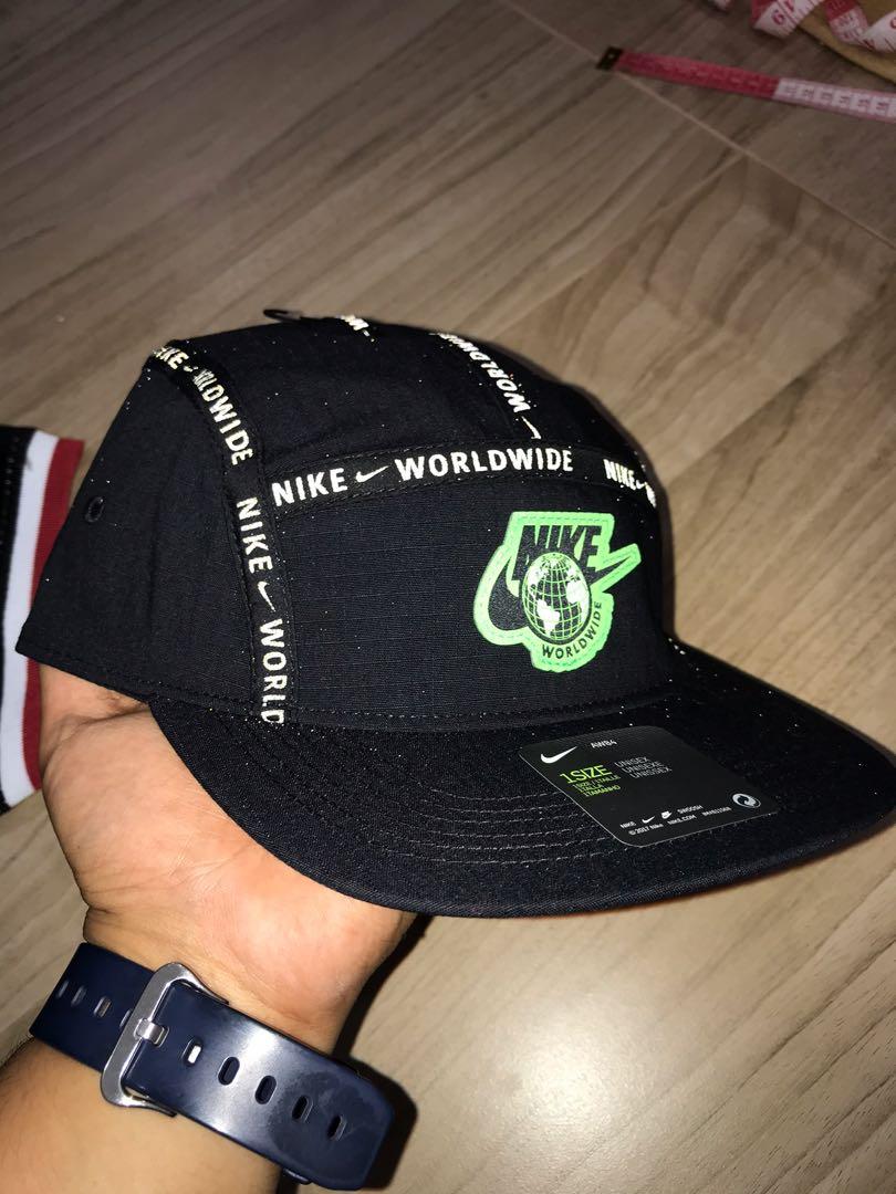 Nike best sale aw84 worldwide