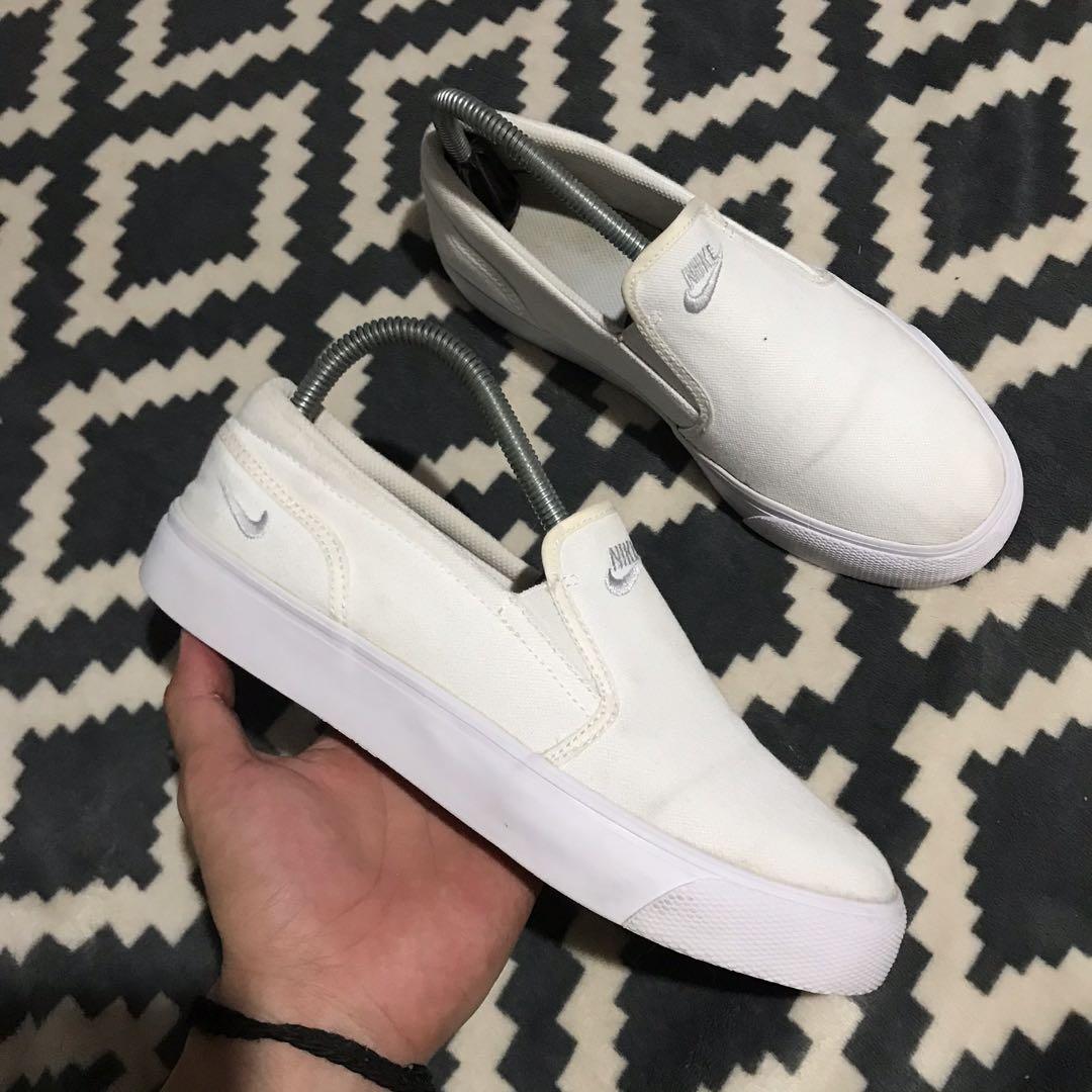 Nike toki slip white on sale