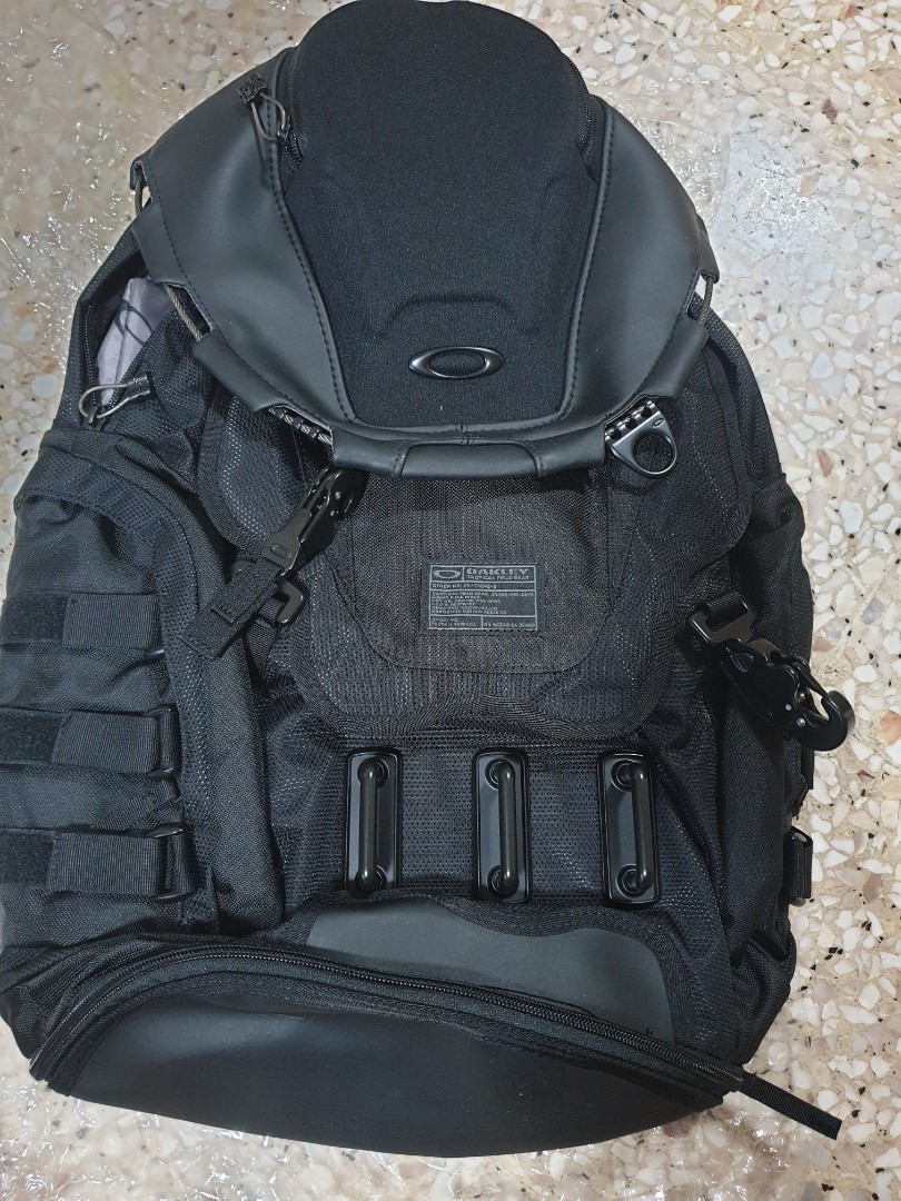 oakley 96548 backpack