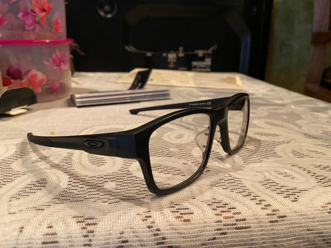 Oakley splinter shop