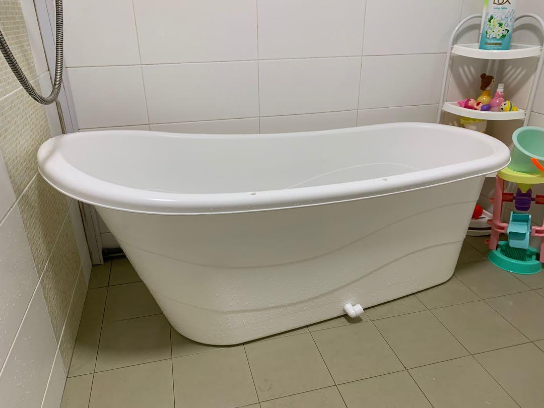 Plastic bathtub deals