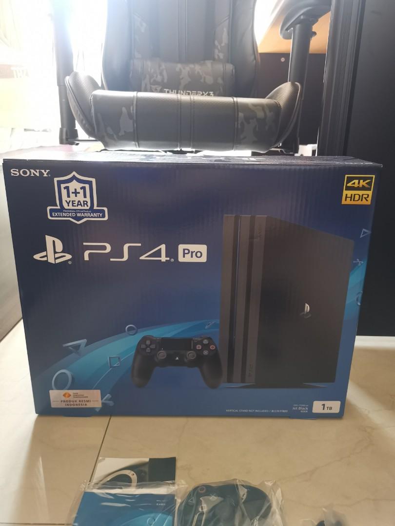 PS4 Pro 1tb bekas dipakai main 1 game doang. Kondisi 99 9