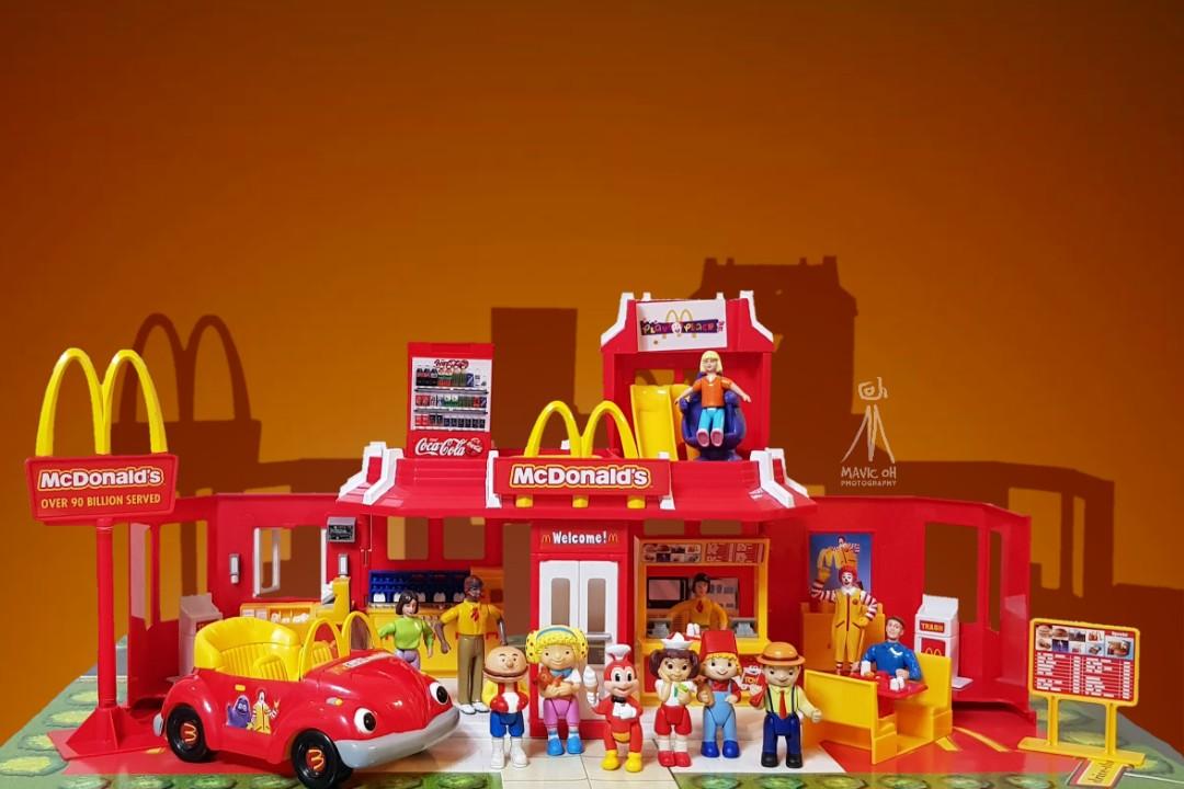 Mcdonalds shop playset vintage