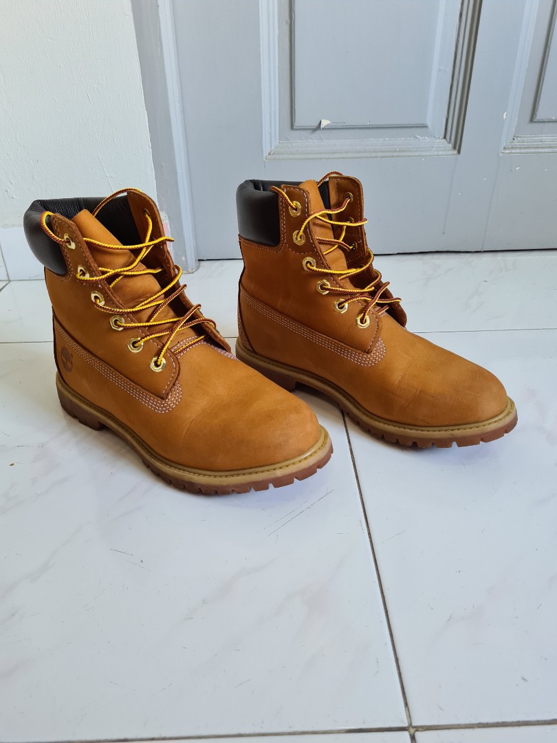 who sells womens timberland boots