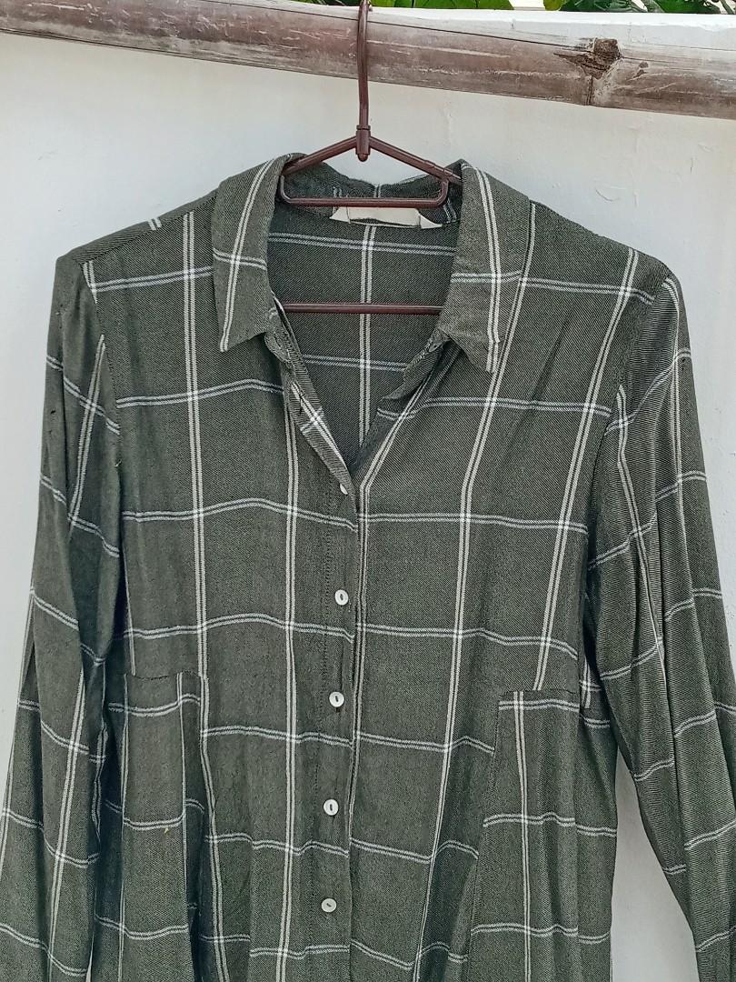 ZARA longsleeve button down shirt (Category: Longsleeves) located in Quezon City. Submitted by gracebeejo (Listing ID 1050282220, Image 2). Description: °Fits S-L °Please manage your expecrations. Most of the items are preloved MAXIMUM 2 DAYS RESERVATION ONLY 💸 Payment: GCASH/ PALAWAN PAWNSHOP 📬 Shipping • NinjaVan •Grab & Lalamove.