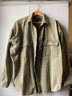 重磅軍綠襯衫外套