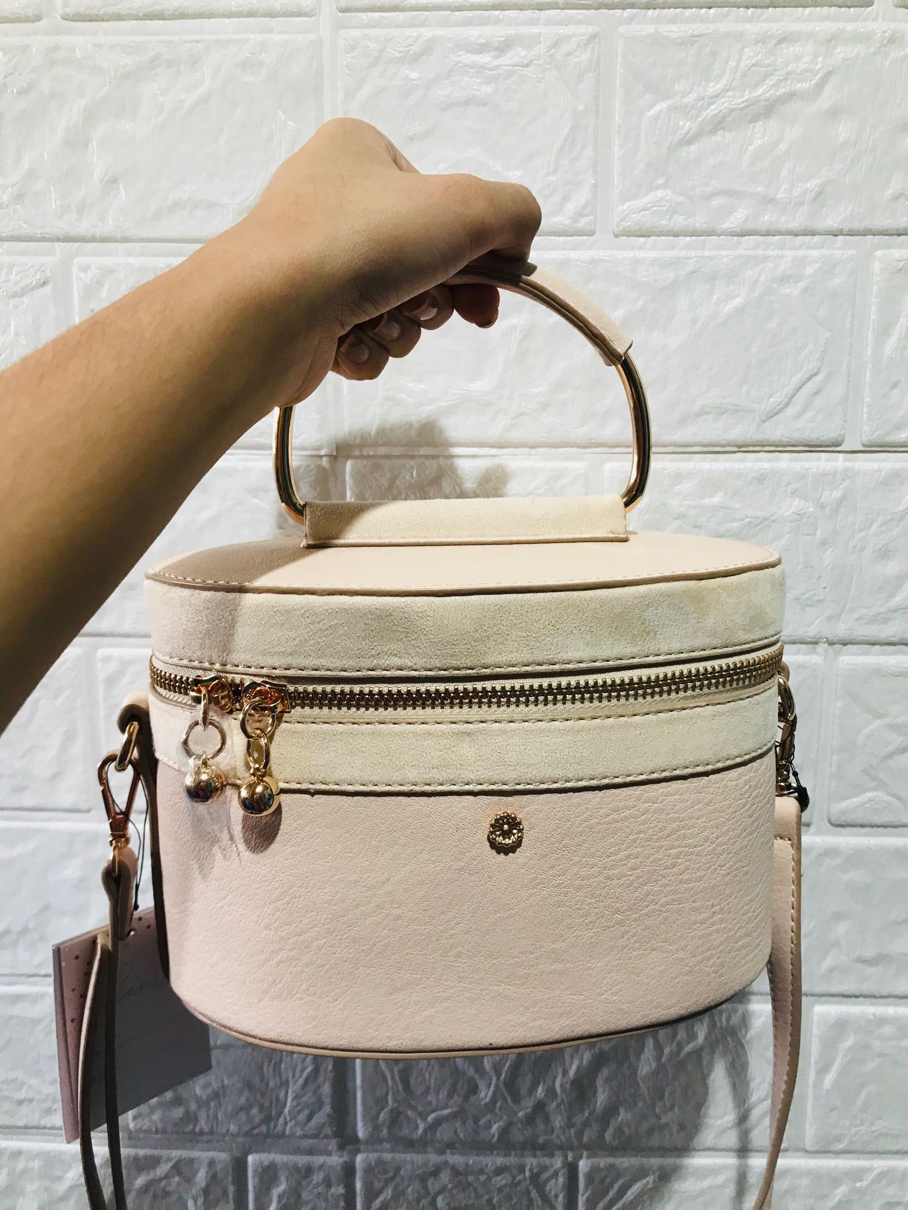 Lauren Conrad Bag, Luxury, Bags & Wallets on Carousell
