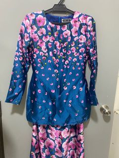 (Category: ) located in . Submitted by my_wardrobe17 (Listing ID 1050632508, Image 1). Description: .