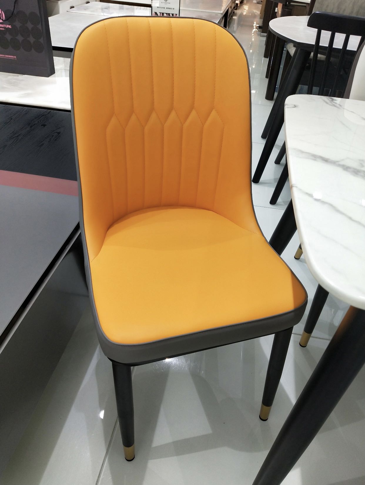 Brand New Chairs with Boxes 全新餐椅, 傢俬＆家居, 傢俬, 桌子 Carousell