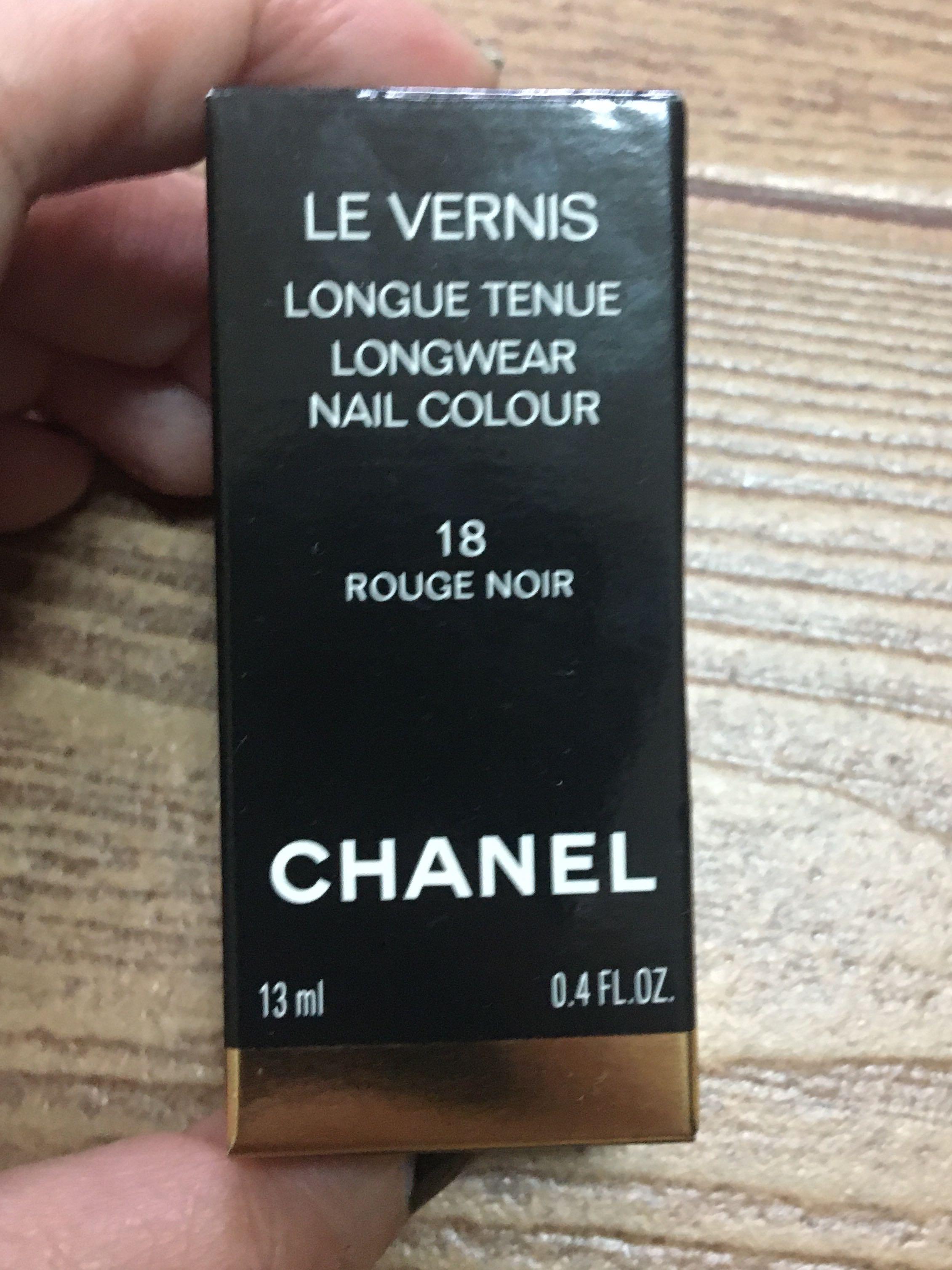 Chanel Le Vernis 18 Rouge Noir