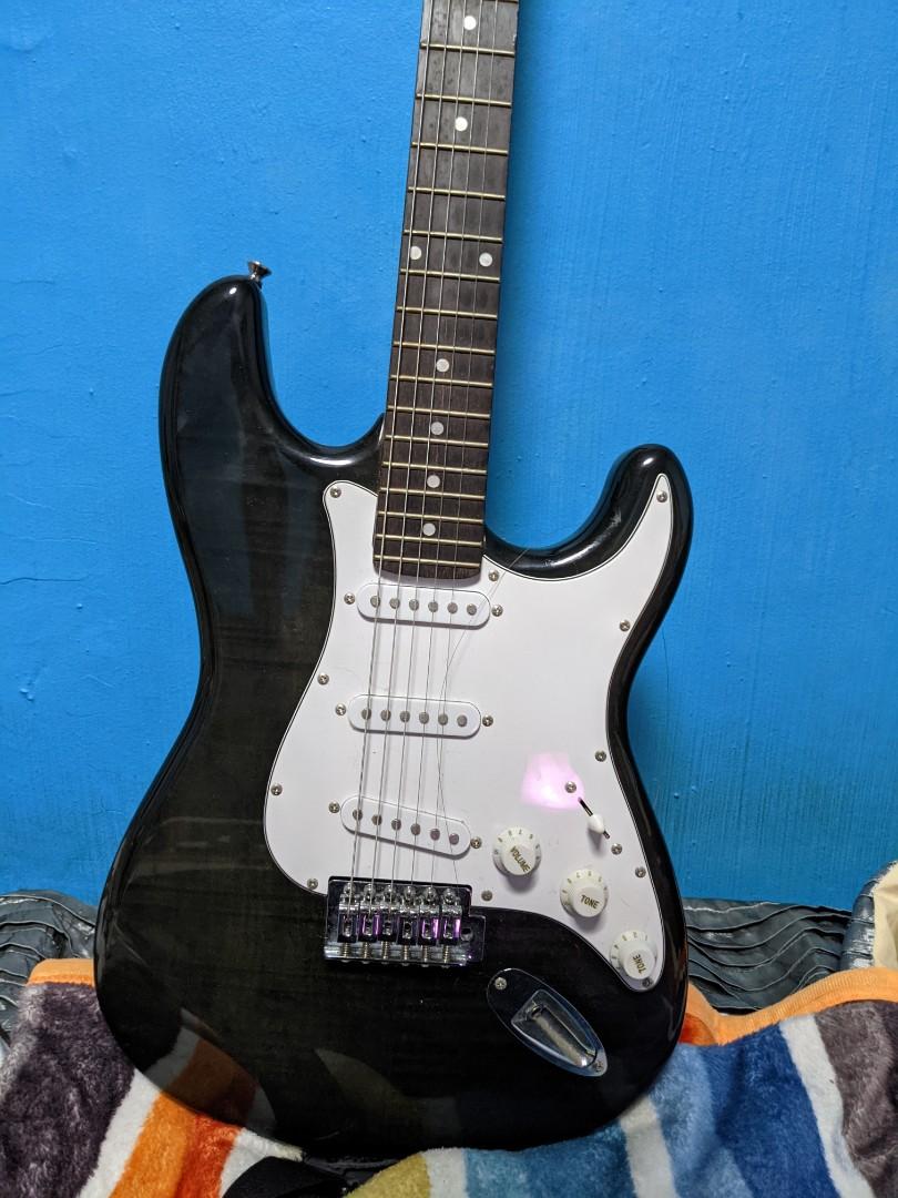 Electric guitar beginner set, Hobbies & Toys, Music & Media, Musical