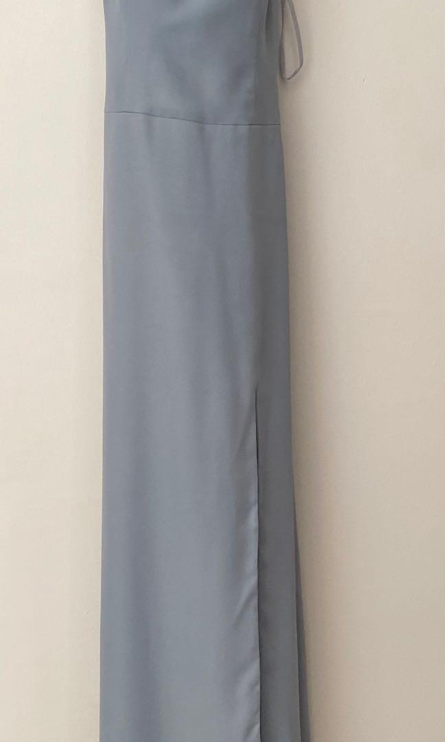 Formal Gown (Category: Evening dresses & gowns) located in Pasig City. Submitted by gaeaaa (Listing ID 1050519903, Image 1). Description: Used once Rfs:decluttering Still in perfect condition Pm for more info.