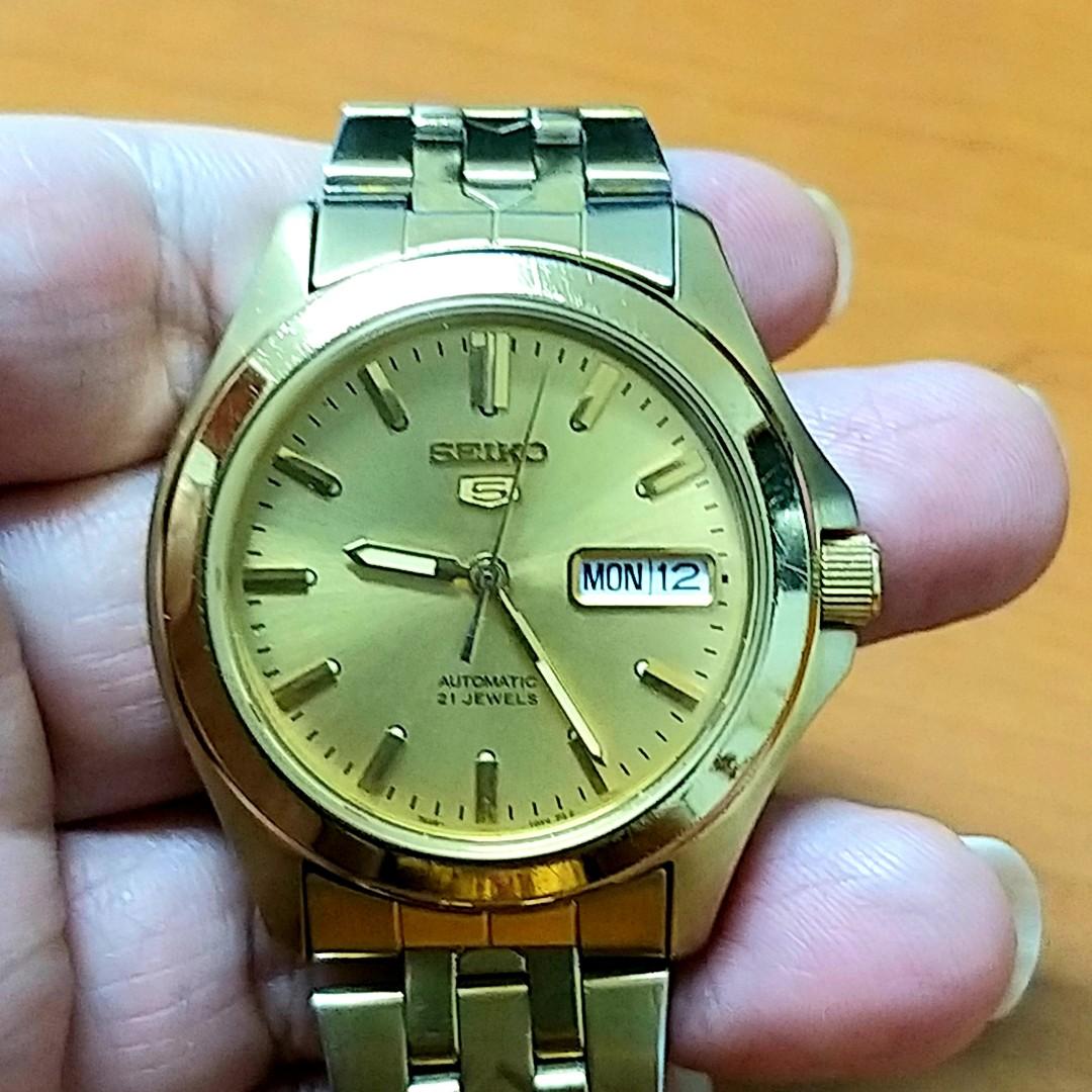 Jam tanganSeiko 5 Automatic 7s26-03T0 Gold Original, Fesyen Pria, Jam  Tangan di Carousell