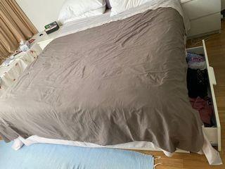 FREE!!!! King Size Bed with Drawers