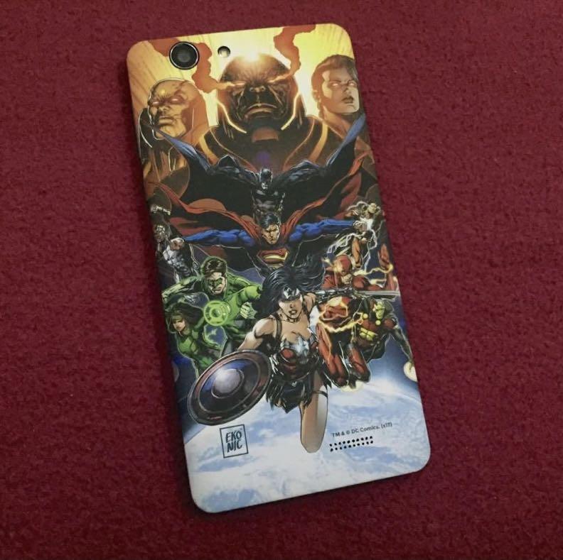 Limited Edition Justice League Smartphone (Category: Android Others) located in Manila. Submitted by nothingandeverything (Listing ID 1050589480, Image 1). Description: I box left RFS: Extra phone Ekonic Justice League Smartphone specs: 5.5-inch HD IPS display MediaTek MTK 6737 quad-core CPU Mali T720 GPU 2GB RAM 16GB internal storage 8MP rear camera 5MP front camera Dual-SIM 4G LTE (700MHz ready) 2500 mAh battery Android 7.0 Nougat 153 x 77 x 8.