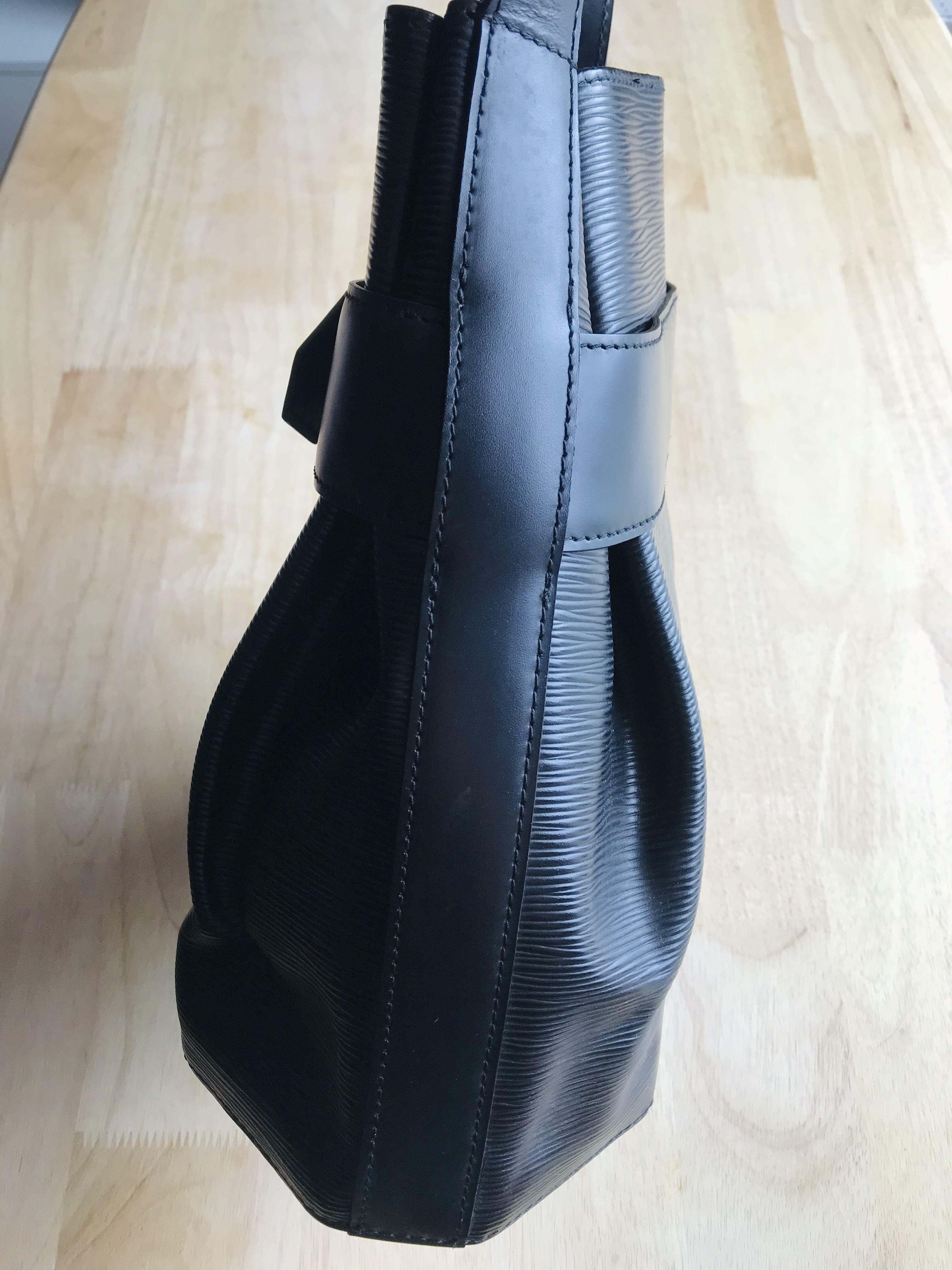 Louis Vuitton Black Epi Noir Sac D'epaule Twist Bucket Bag -  UK