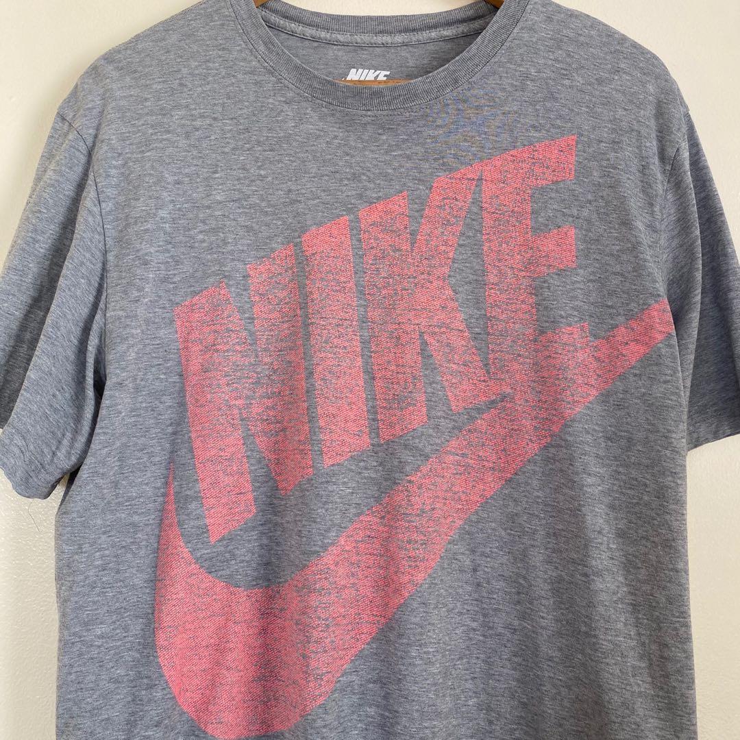 Nike Tee (Category: Tshirts & Polo Shirts ) located in Quezon City. Submitted by dripvessel (Listing ID 1050629179, Image 3). Description: L 21 x 28.5 faded print.