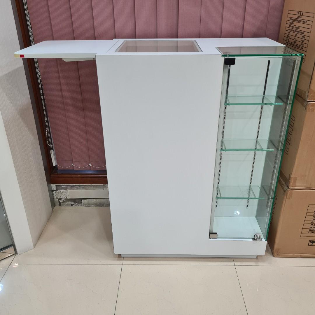 Shop display shelf, Furniture & Home Living, Furniture, Shelves