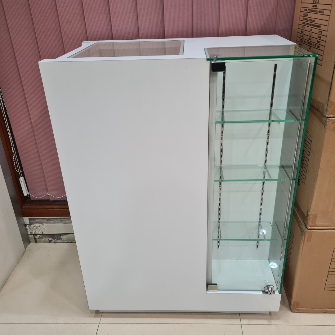 Shop display shelf, Furniture & Home Living, Furniture, Shelves