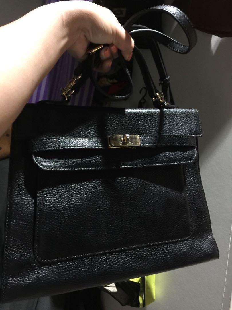 sisley hermes style (Category: Purses & Pouches) located in Baguio. Submitted by prelovedmixmix16 (Listing ID 1050604355, Image 2). Description: change sling strap pero sisley pa din pinalit...