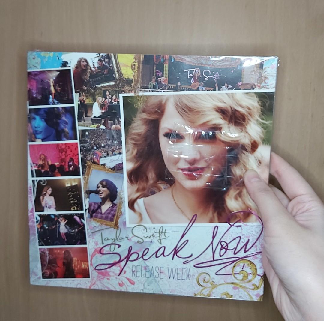 Taylor Swift Speak Now Release Week Booklet, Hobbies & Toys, Books