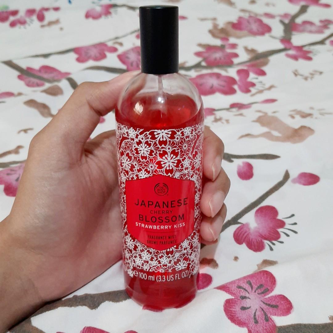 The Body Shop Japanese Cherry Blossom Strawberry Kiss Fragrance Mist