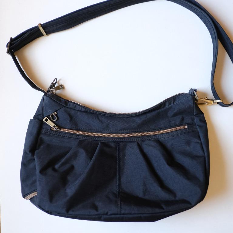 Travelon anti top theft signature hobo