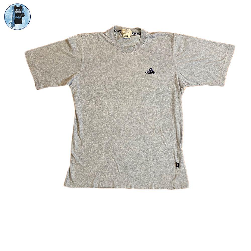 Vintage Y2K Adidas Tee (Category: Tshirts & Polo Shirts ) located in Quezon City. Submitted by dripvessel (Listing ID 1050628800, Image 1). Description: L 19.5 x 28 No issues.