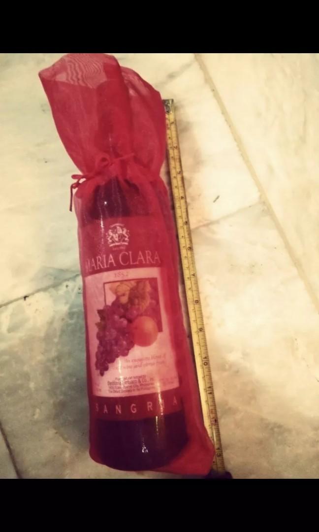 Wine Bag (Category: Beverages) located in Manila. Submitted by ms.lorenzo (Listing ID 1050622388, Image 1). Description: Wine Bag Wine holder slim standard 750ml bottle Red color only 10pesos each (wholesale).