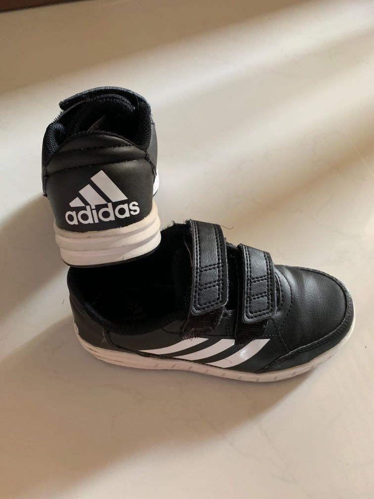 kids black gym shoes