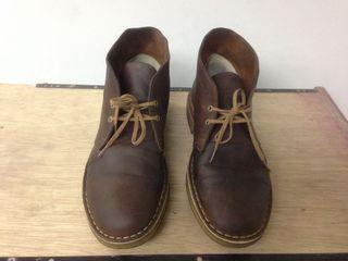 boots clarks | Boots | Carousell 