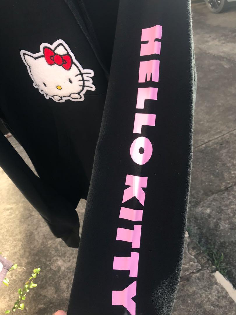 Hello kitty hoodie top converse