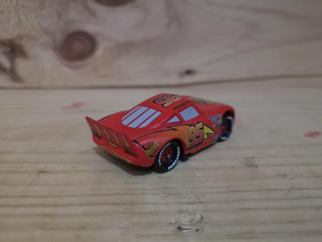 Cars Pixar Disney Réplique Flash McQueen Lightning McQueen 1/18