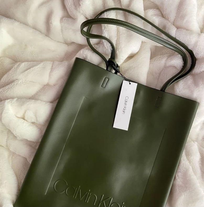 Calvin Klein Green Leather Tote Bag, Women's Fashion, Bags & Wallets, Beach  Bags on Carousell