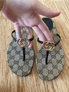 (Category: ) located in . Submitted by fancyshoez (Listing ID 1050690884, Image 1). Description: .