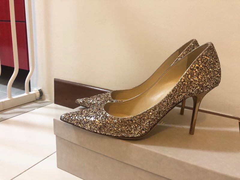 Gold shimmer pumps top