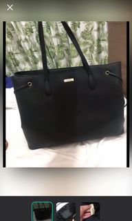 (Category: ) located in . Submitted by dearwardrobe (Listing ID 1050807681, Image 1). Description: .