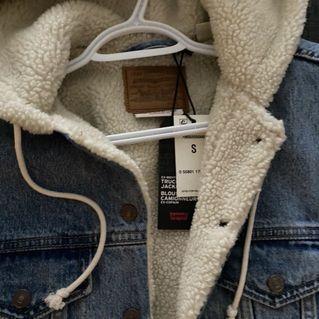 Levi’s coat small