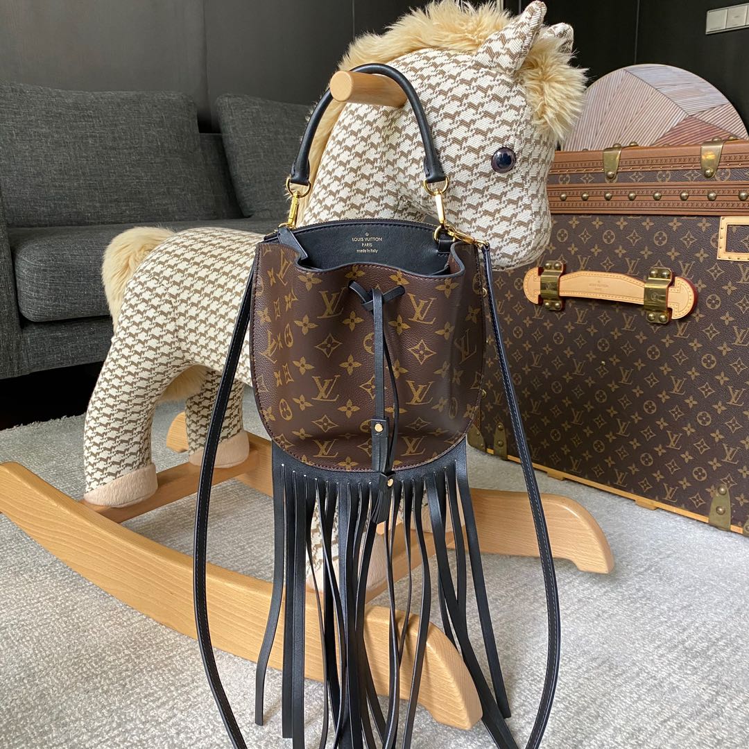 Louis Vuitton Fringed Noe, Luxury, Bags & Wallets on Carousell
