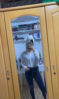 (Category: ) located in . Submitted by nicariverocloset (Listing ID 1050778915, Image 1). Description: .